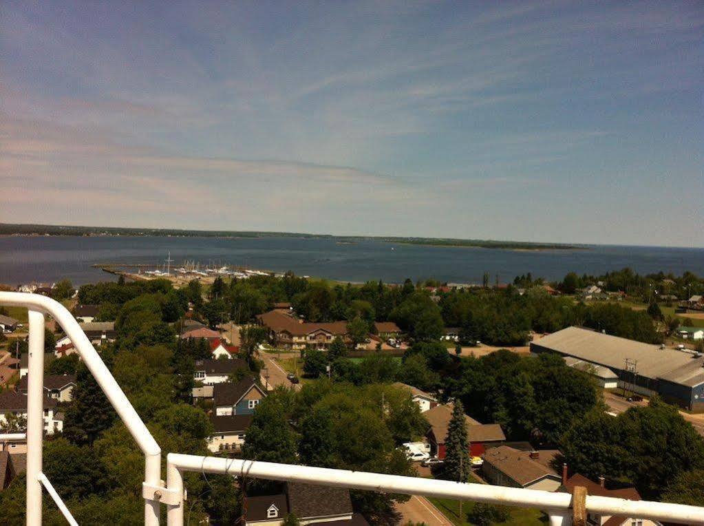 Hotel Shediac Buitenkant foto